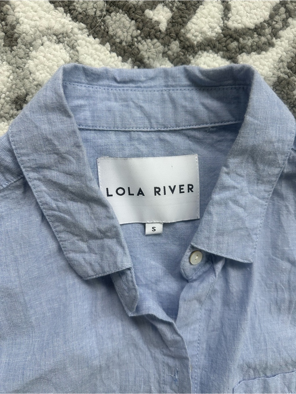 Lola River light blue SMALL Lightweight Short-Sleeve Button-Down Shirt